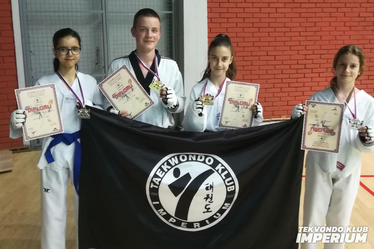 na-dva-fronta-u-istom-danu-3