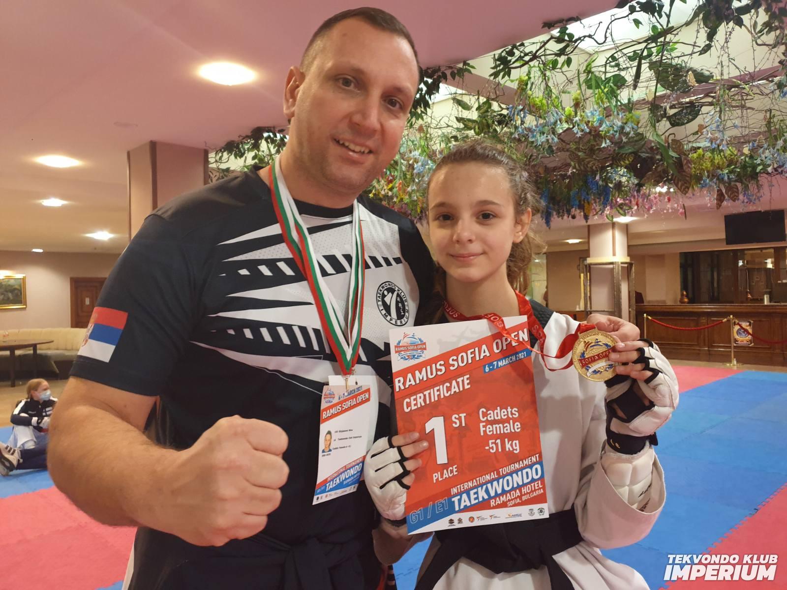 IMG-5da1a0a85feabfa6a543ce9db5467d98-V