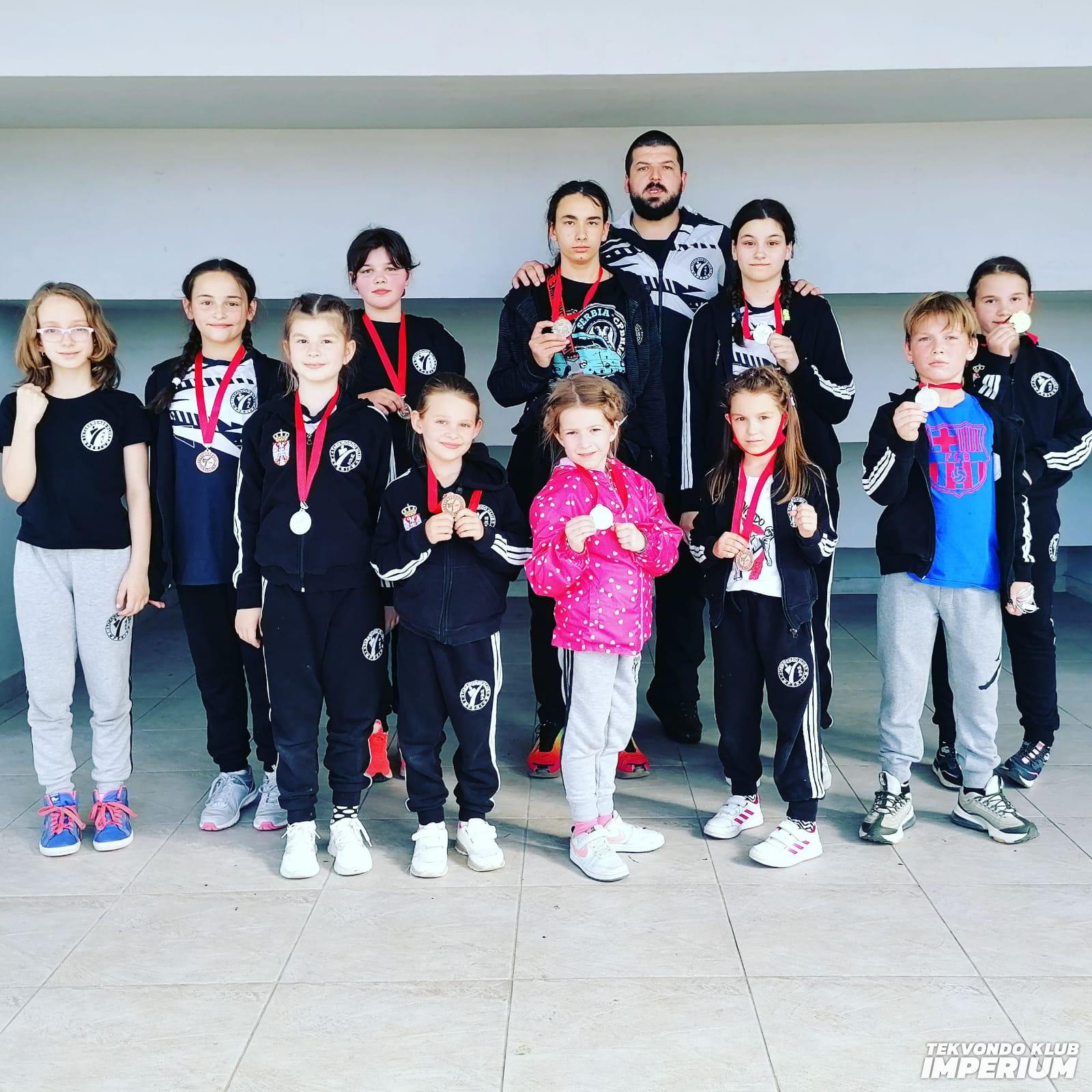 8f9ddd95-de86-4c55-b7c7-6683e5a6faf5